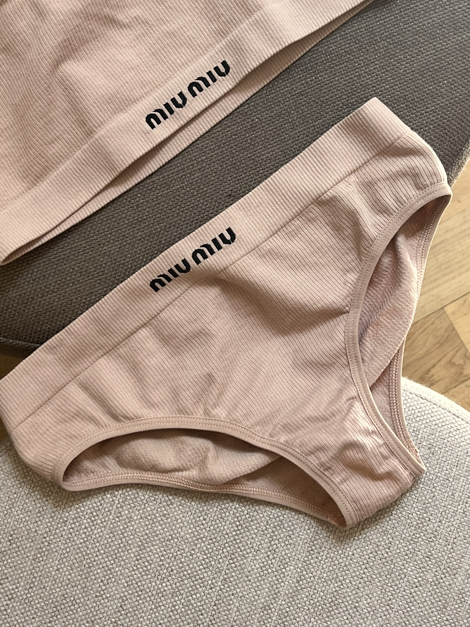 SET TOP + SLIP SEAMLESS MIU MIU