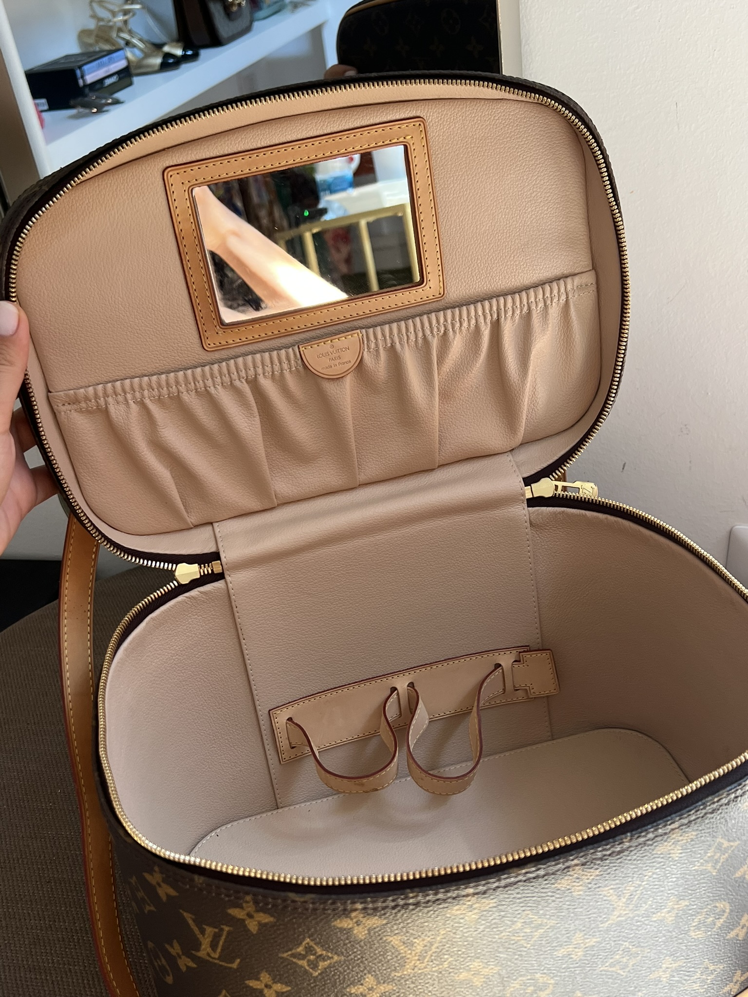 BEAUTY NICE LOUIS VUITTON