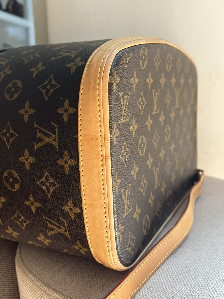 BEAUTY NICE LOUIS VUITTON