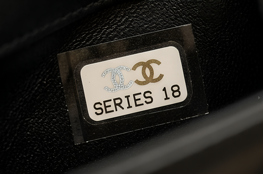 Numero di serie Chanel sull'adesivo ologramma interno
